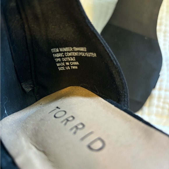Torrid black wedge size 7WW - Picture 2 of 4
